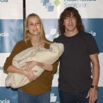 Carles Puyol con su esposa