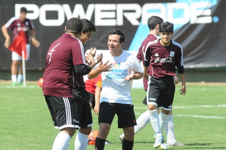 Jugadores especiales celebran haber metido un gol.