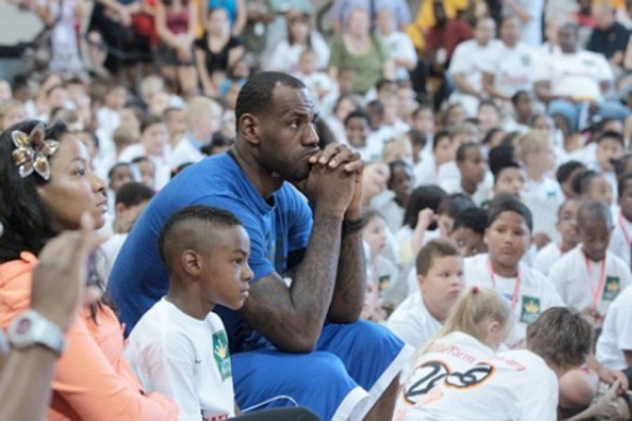 Lebron hijo en accion