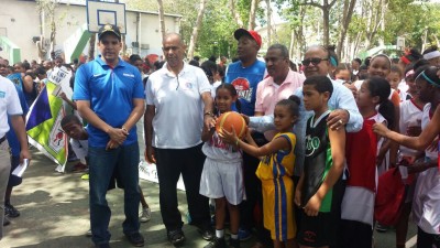saque-de-honor-benjamin-y-minibasket-de-abadina
