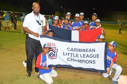 Los dominicanos con la bandera