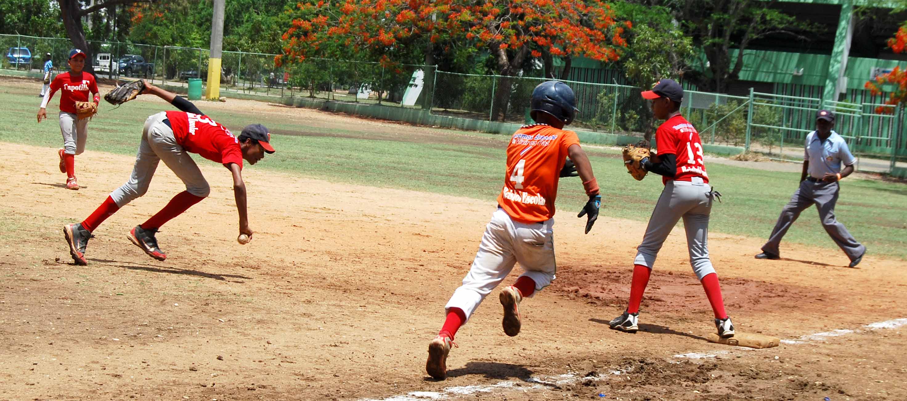 Pitcher Capotillo y corre Pimentel