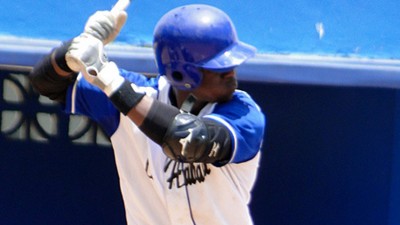 Lazarito Armenteros persigue la meta de G.L. desde R.D.