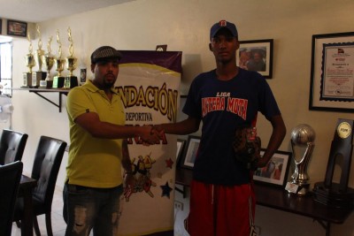 Lenny Minaya junto a Johandy Gil.