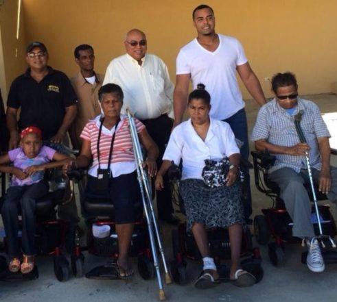 Nelson Cruz es el rey en donaciones comunitaria